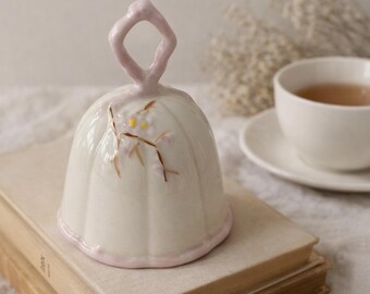 Campanella vintage in porcellana Belleek Ireland con bordo rosa e decorazioni floreali, 10 cm, pezzo da esposizione in porcellana irlandese senza batacchio