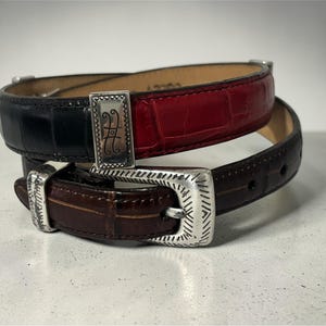Brighton Reversible 90s vintage black and red croc print leather belt Medium vintage 1990s belt BRIGHTON reversible 28 red/black  main image 4