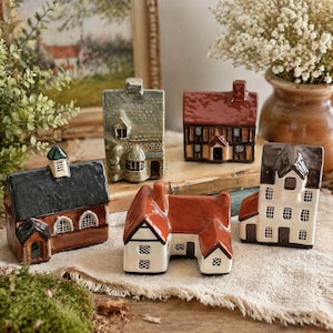 Casitas de cerámica pintadas a mano del estudio Mudlen End – Casas de pueblo inglesas firmadas y numeradas