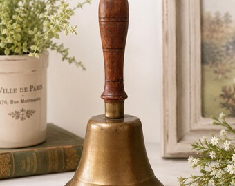 Campanello vintage in ottone massiccio con manico in legno tornito, 17 cm. Campanello scolastico, campanello da pranzo, campanello da ricevimento, decorazione in stile rustico.