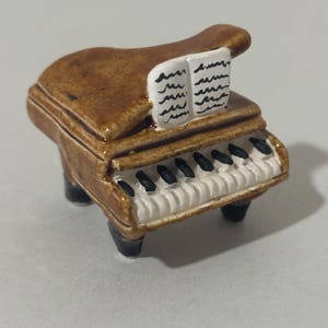 Vtg Miniature Ceramic Baby Grand Piano Dollhouse Pianist Gift