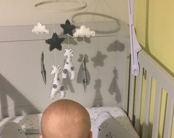 giraffe cot mobile