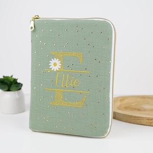 Funda para historial médico personalizada con bordado y cierre de cremallera | Regalo de nacimiento