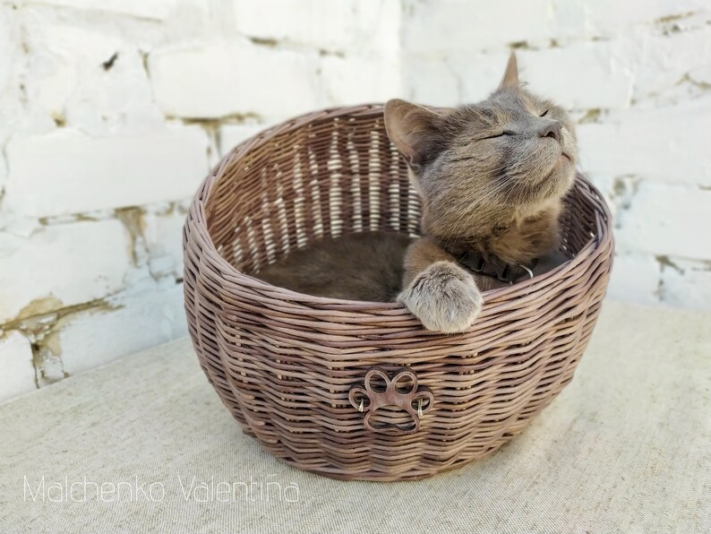 Beautiful wicker pet house in NATURAL color 1 cotton cushion Wicker cat bed Wicker cat house Wicker cat cave wicker cat basket