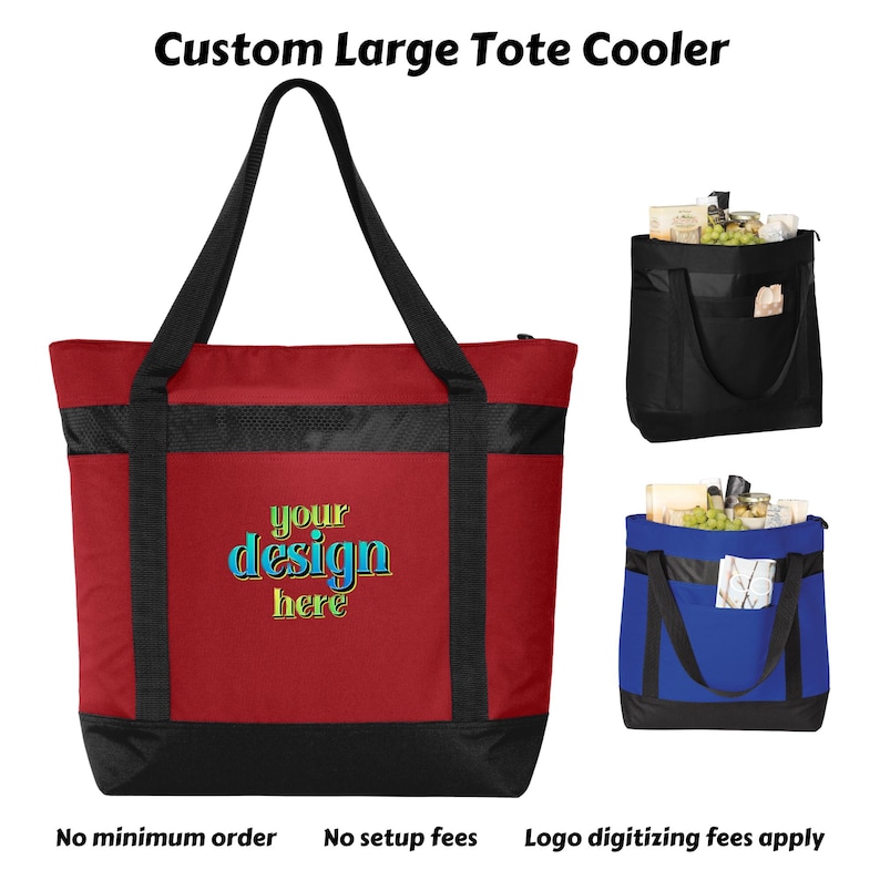 K&ouml;nnte beinhalten: Eine rote K&uuml;hltasche mit schwarzen Akzenten und Griffen. Die Tasche tr&auml;gt den Text "your design here" in einer bunten Schriftart. Zus&auml;tzliche K&uuml;hltaschen in Schwarz und Blau sind abgebildet. Der Text "Custom Large Tote Cooler", "No minimum order", "No setup fees" und "Logo digitizing fees apply" sind ebenfalls sichtbar.