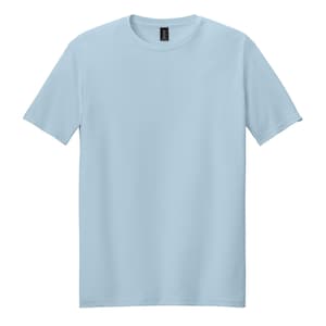 Puede incluir: Una camiseta de manga corta en color azul claro s&oacute;lido con cuello redondo. La prenda presenta un dise&ntilde;o liso y sin estampados, con una etiqueta de marca negra visible en el interior del cuello. La tela se ve lisa y de color uniforme.