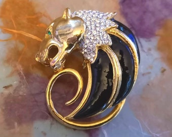 HERALDIC LION PIN or Brooch Art Deco Gold tone Vintage