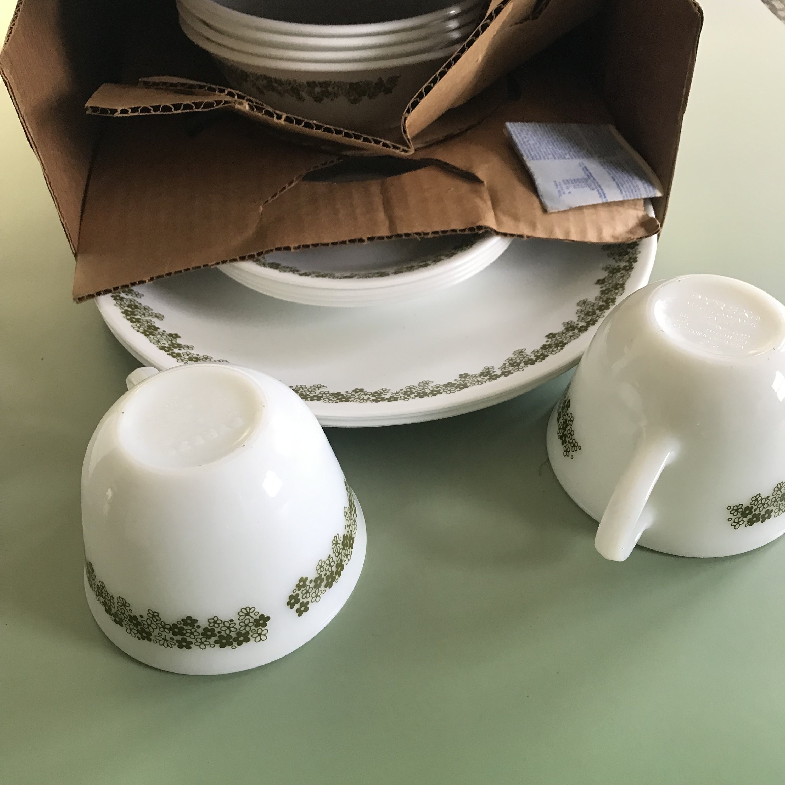 Corelle Box Vintage New in Box Corelle 16-piece Dinnerware Set *