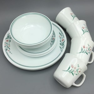 Vintage Corelle 16-piece Dinnerware Set * "Rosemarie”