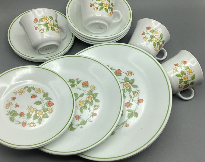 Vintage Corelle 24piece Dinnerware Set strawberry Etsy