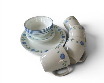 Vintage Corelle 16-piece Dinnerware Set ”Spring Blue”