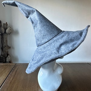 GREY Wizard Hat , Witch Hat, Custom Hat, Cosplay Hat, Sorting Hat, Gandalf Hat, Sorcerer Hat, GRAY Hat with Wire, Customizable Brim
