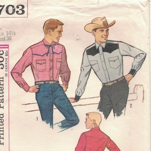Peut inclure: Patron Simplicity vintage 4703 avec des illustrations de chemises de style Western pour hommes. Le patron comprend une chemise à carreaux rouges, une chemise grise avec des accents noirs et une chemise rouge. Le patron est marqué "Men Neck 14 1/2 Chest 36".