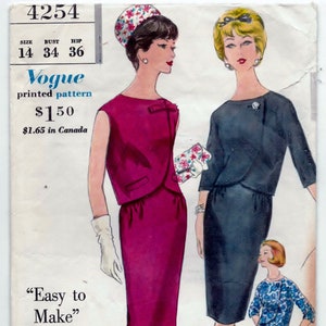 Puede incluir: Un patrón de costura vintage para un vestido, con tres mujeres que llevan diferentes estilos de vestidos. El patrón es Vogue Special Design 4254, talla 14, busto 34, cadera 36. El patrón es para un vestido estampado y cuesta $ 150. El texto "Easy to Make" también está incluido.