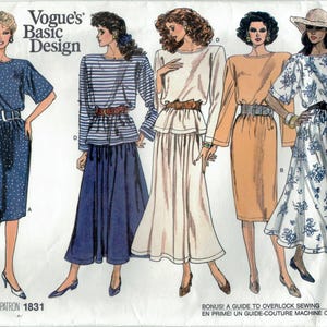 Puede incluir: Un patrón de costura vintage de Vogue Basic Design con cinco conjuntos diferentes para mujer. Los conjuntos incluyen vestidos, faldas y tops de varios estilos, con cinturones y estampados. El número de patrón es 1831.
