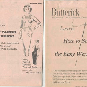 Könnte beinhalten: Ein vintage Butterick-Nähfaltblatt mit beigem Hintergrund, schwarzem Text und Illustrationen. Die linke Seite zeigt eine Kleiderskizze mit dem Text all this for 4 YARDS OF FABRIC. Die rechte Seite zeigt den Text Butterick Learn How to Sew the Easy Way.