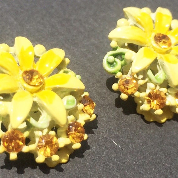 Mid Century Boho Jewelry, Yellow Flower Clip On E… - image 6