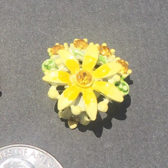 Mid Century Boho Jewelry, Yellow Flower Clip On E… - image 8