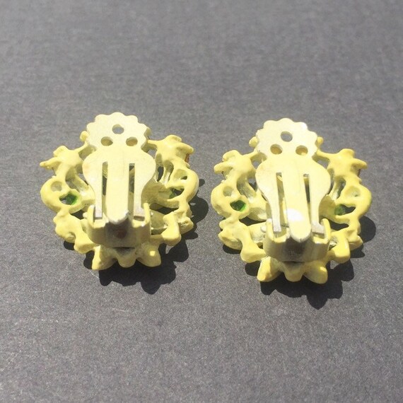 Mid Century Boho Jewelry, Yellow Flower Clip On E… - image 4