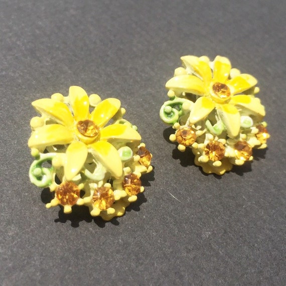 Mid Century Boho Jewelry, Yellow Flower Clip On E… - image 1
