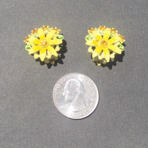 Mid Century Boho Jewelry, Yellow Flower Clip On E… - image 3