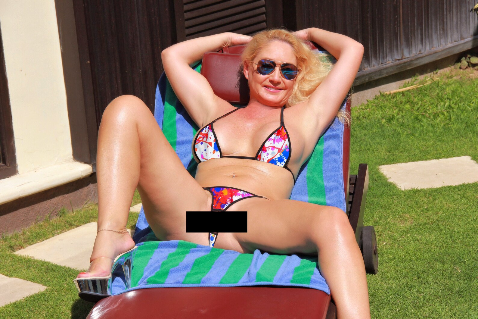 Dubio extreme bikinis