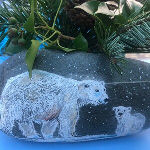 Polar bear and cub.2022.’ First snow.k