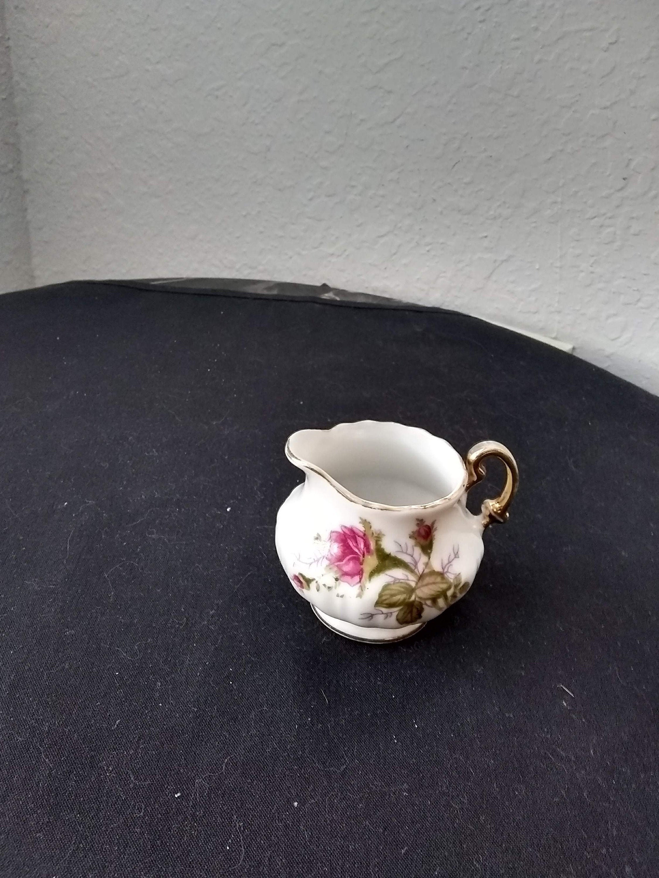 Royal Sealy Japanese 1950s China Moss Rose Pattern Mini Royal Sealy Japanese 1950s China Moss Rose Pattern Mini