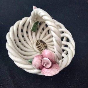 Nuova Capodimonte Vintage 1950s Porcelain Spaghetti Laced Basket F.I. Savastaro NA Ceraniche Porcellane