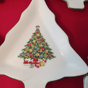 Christmas tree shaped plates set of seven Mount Clemens pottery you're from the good earth