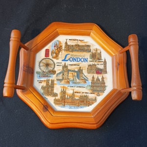 London historical souvenir ceramic tile wood framed handles trivet