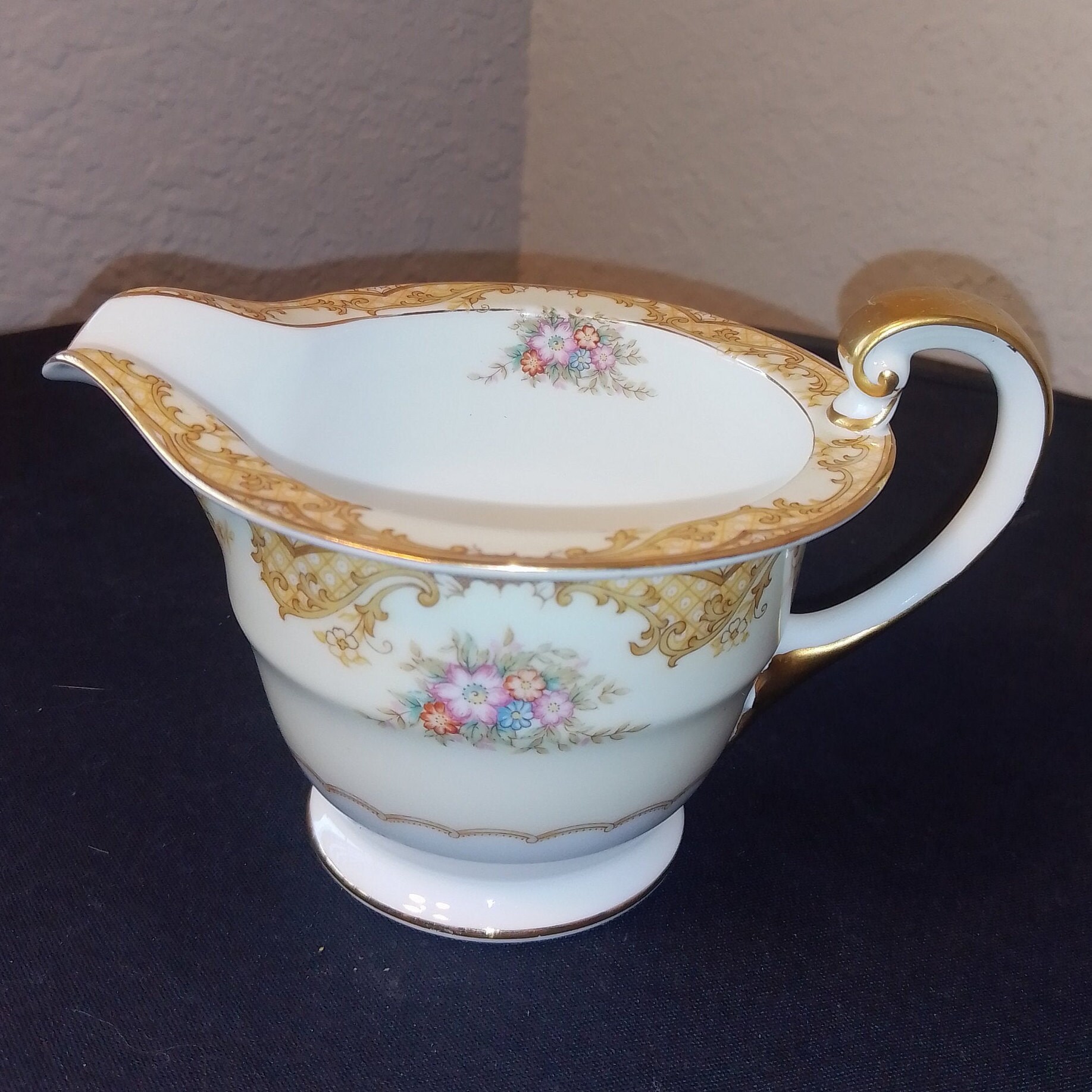 Serving Odds & Ends Home & Living 19821992 Creamer and Sugar Bowl set