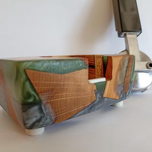 Tamperstation aus Edelholz und Epoxidharz individuell gefertigt Wunschfarben Siebträger Espresso tamping image 8