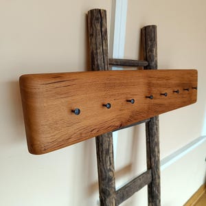 Garderobe aus antikem Eichenholz Altholz historisch handgeschmiedete Nägel Flur Eingang massiv Holz Unikat Einzelstück