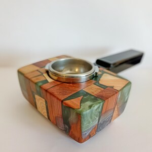 Tamperstation aus Edelholz und Epoxidharz individuell gefertigt Wunschfarben Siebträger Espresso tamping image 2