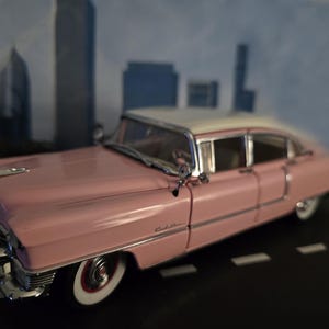 1/24 Franklin Mint 1955 Cadillac Fleetwood Elvis Presley's Pink