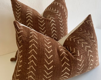 African Mudcloth pillow cover | rust small arrow