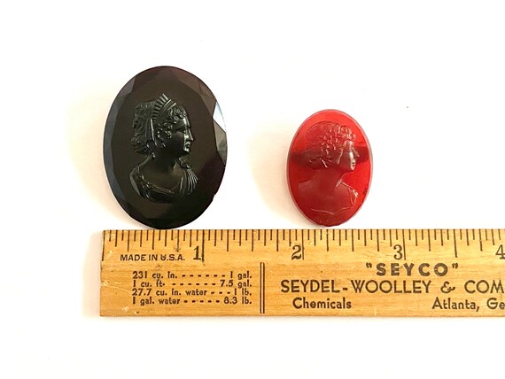 Vintage 2 Glass Cameo Pins Brooches Black & Red C… - image 9