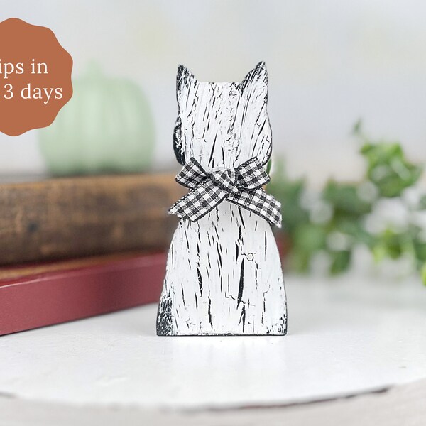 Charming Mini Rustic Wooden Cat for Farmhouse Fall Decor and Halloween Tiered Tray Display in Small Spaces - Classic Black and White Theme