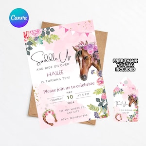 Puede incluir: Una invitaci&oacute;n de cumplea&ntilde;os rosa y blanca con un dise&ntilde;o floral y un caballo con una corona de flores. La invitaci&oacute;n dice "Saddle Up and Ride On Over" e incluye el nombre "Hailee" y el texto "is turning ten!" La invitaci&oacute;n tambi&eacute;n incluye la fecha y la hora de la fiesta, "Domingo, 10 de mayo de 2024 a las 5 PM".