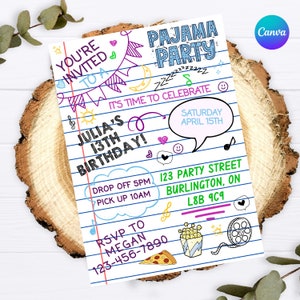 Pode incluir: Um convite colorido para uma festa do pijama celebrando o 13º aniversário de Julia. O convite apresenta um estilo de escrita à mão com rabiscos de estrelas, corações e notas musicais. Inclui a data, a hora e o endereço da festa, bem como as informações de contato para RSVP.