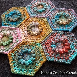メリーゴーラウンドの六角形 | かぎ針編みの六角形パターン | 花の六角形 | 花の六角形 | Nana のかぎ針編み作品 | 完全な六角形と半分の六角形 |