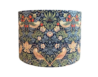 William Morris lampenkap, bloemenprint, aardbeiendief, botanisch, tropisch, jungle, blauw, groen, stoffen lampenkap, 20, 30cm, cadeau
