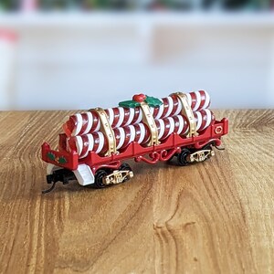 Candy Cane Carrier N-scale Train Car (red), North Pole Railway Christmas Rolling Stock with Knuckle Couplers