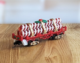 Candy Cane Carrier N-scale Train Car (red), North Pole Railway Christmas Rolling Stock with Knuckle Couplers