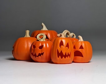 Set of 6 Mixed Sizes Mini Jack-o-Lanterns, 1:12 scale, Doll House Miniature Halloween Pumpkins (set#6A)