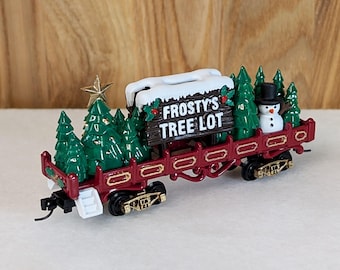 Frosty's Tree Lot N-scale Train Car (Red), North Pole Railway Christmas Rolling Stock with Knuckle Couplers