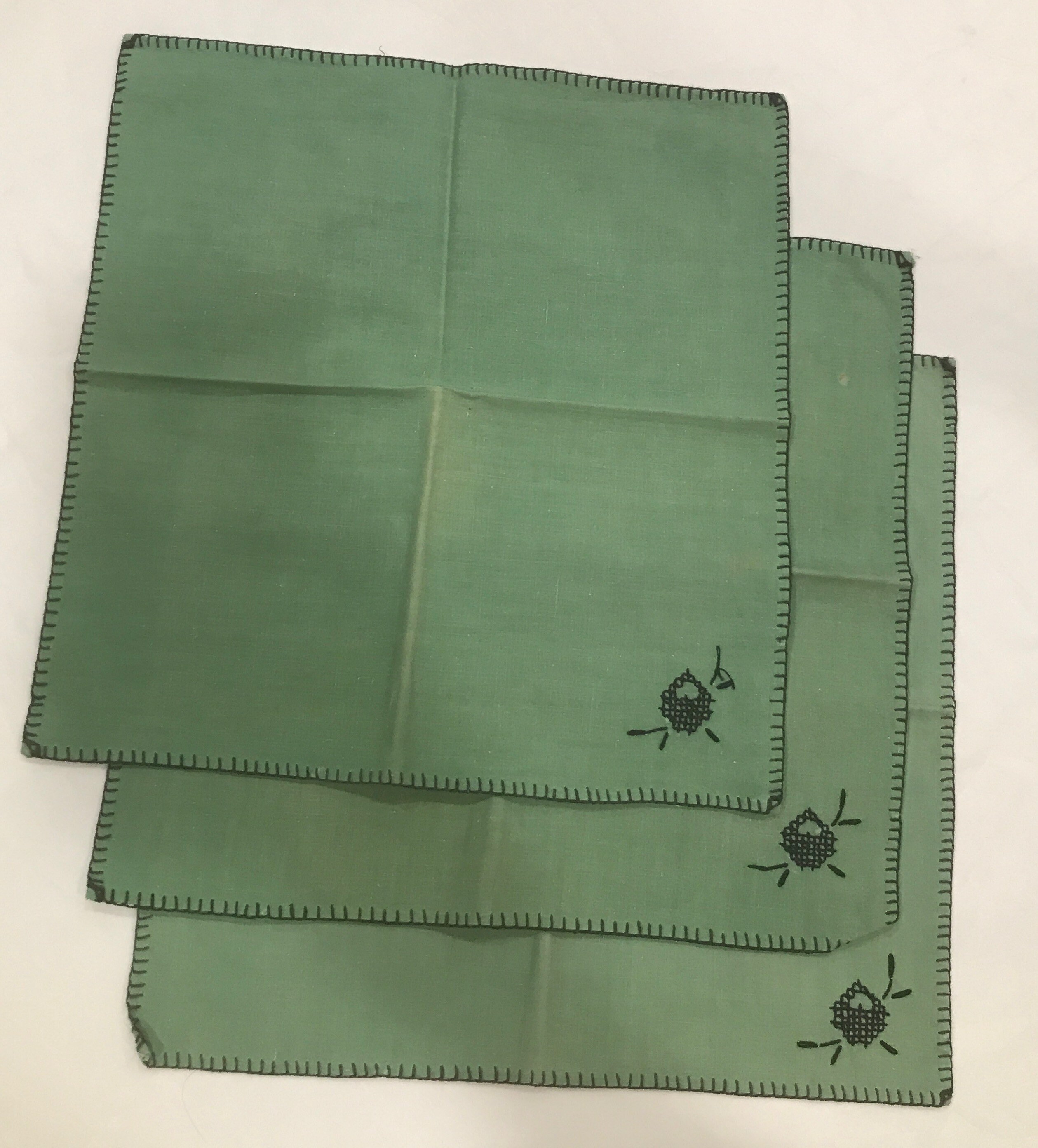Pretty Vintage Green Linen Napkins Set of 3. Each Napkin Has Etsy UK