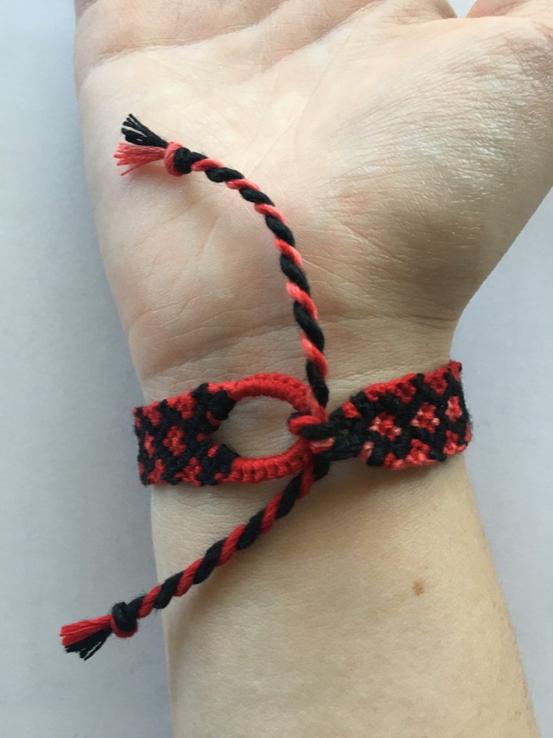 Heart Friendship Bracelet match with Kat Barrell!