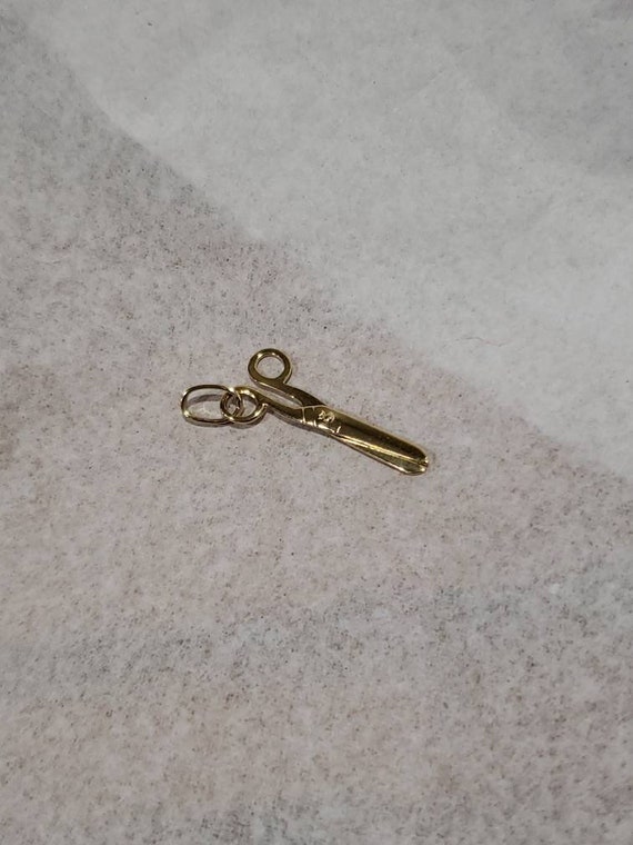 14K Scissors Pendant / Hairdresser / Seamstress/ 1